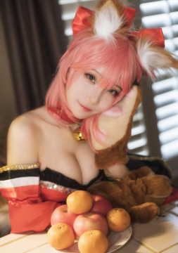 美女摄影_诱惑御姐丰满身材高清美图