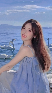 时尚美女梨涡允允纯欲系性感写真