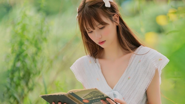 清纯美女妩媚高清桌面壁纸