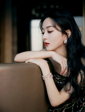 赵丽颖裹胸长裙魅力性感写真