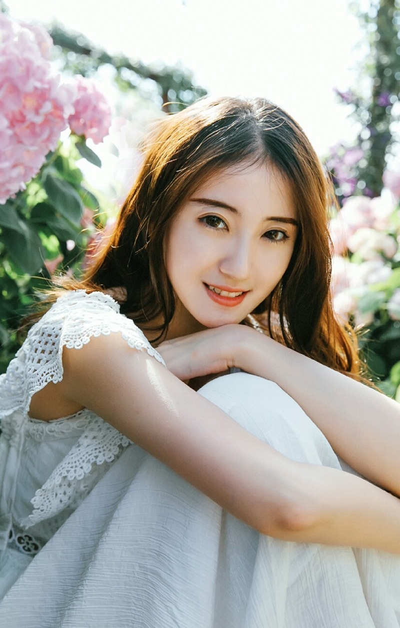 高颜值美女性感妩媚诱惑写真