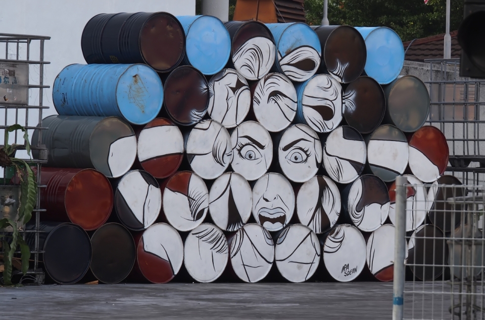 城市街道圆筒侧面组合艺术图案