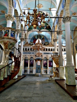 欧洲教堂罗马柱吊灯富丽堂皇建筑内饰