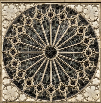 建筑墙壁镂空花纹精致雕刻特写