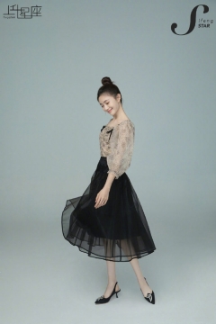 性感美女明星刘浩存妩媚优雅写真