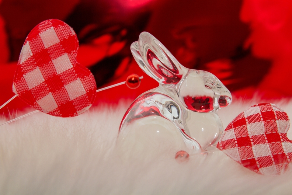 室内透明玻璃兔子红色格子心形装饰品