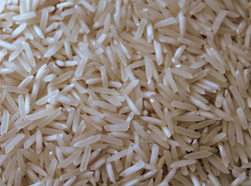 白色长形成堆大米食物摄影