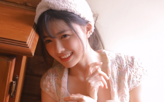 甜美美女性感高清桌面壁纸