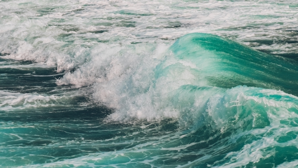 海浪无水印电脑桌面高清壁纸图片