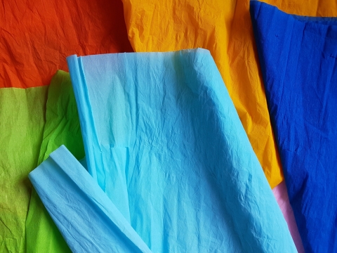 商店印刷售卖彩色纸张微距摆拍