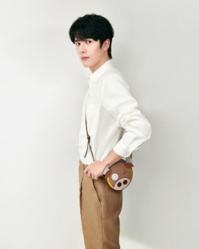 帅哥明星刘昊然帅气写真图片