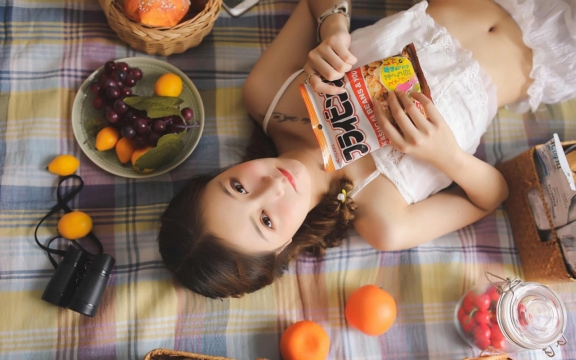 性感吊带美少女私房写真日系小清新