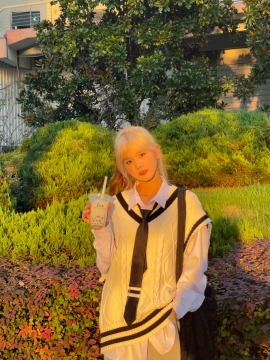 纯欲风美女井川里予校园写真图片