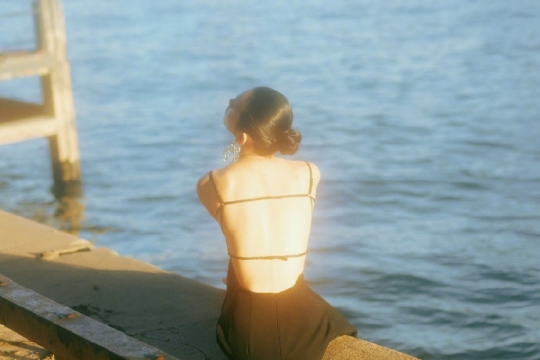 性感美女明星奚梦瑶妩媚优雅写真