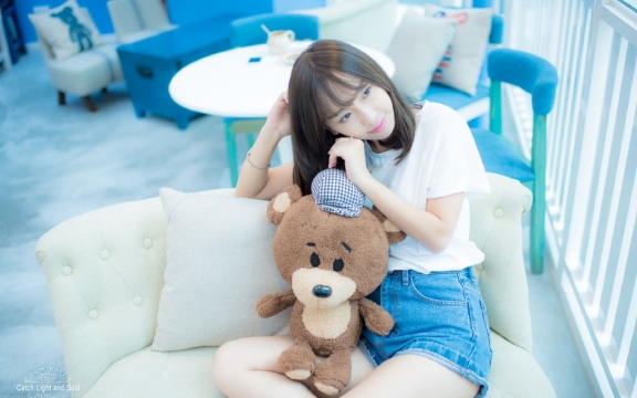 小清新少女美腿无水印电脑桌面高清壁纸图片