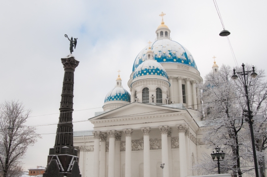 冬日雪后房屋树木积雪风景美拍