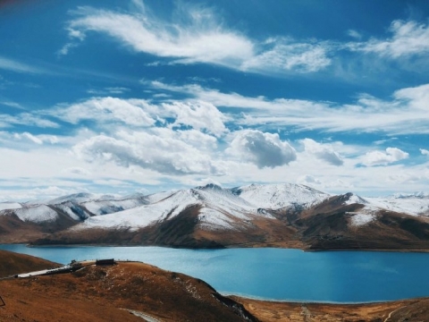 蔚蓝的天空清新自然风景图片