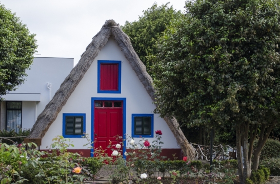 三角形房屋创意外观设计展示