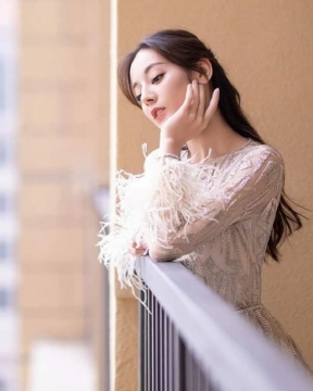 性感美女迪丽热巴妩媚诱惑写真