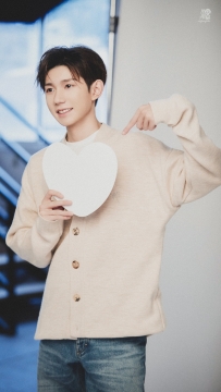 明星王源高清手机壁纸