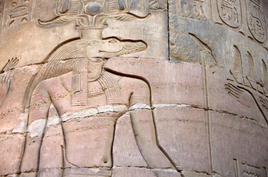 古老遗迹文明墙壁神话人物雕刻特写