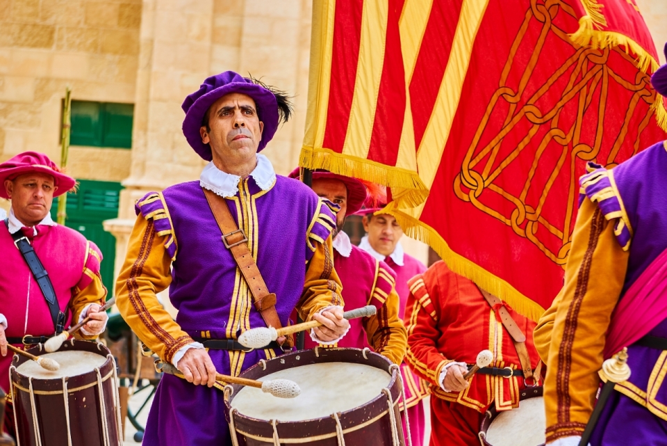 西班牙民族传统击鼓游行