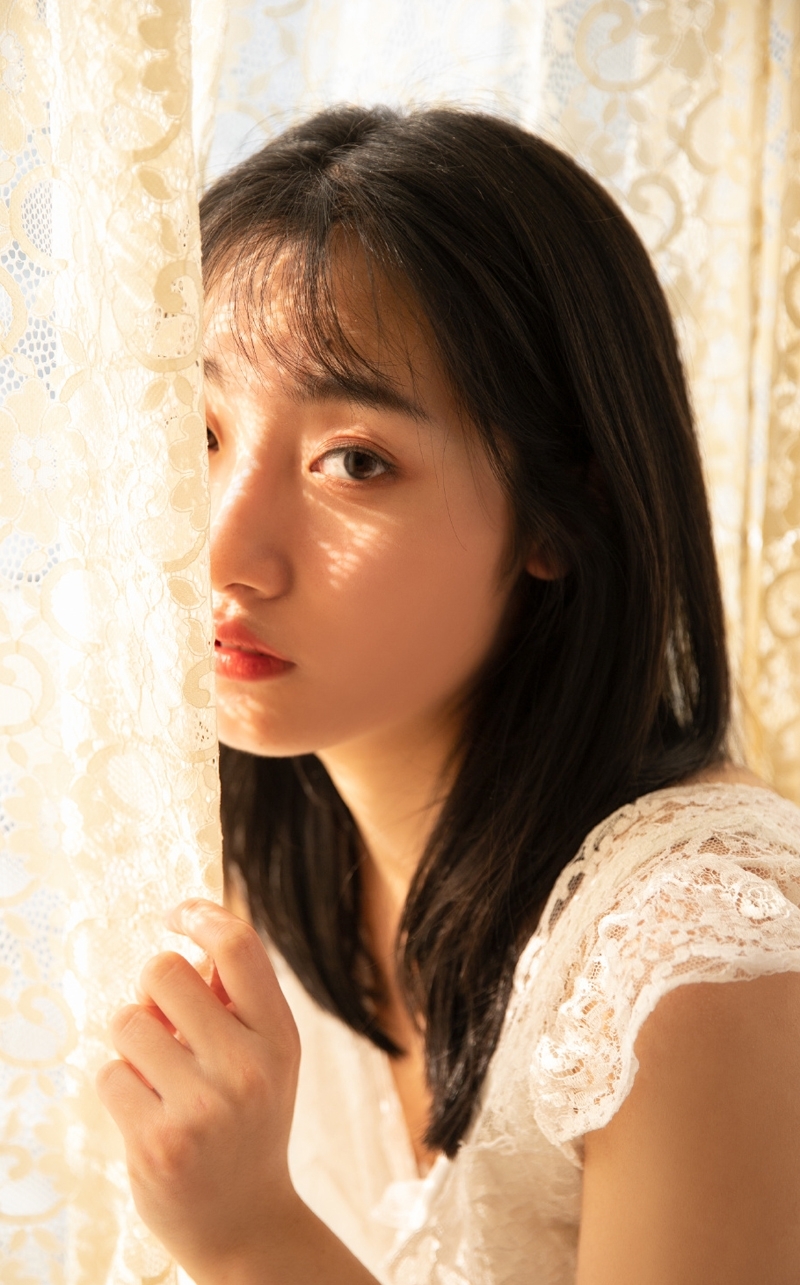 性感美女蕾丝裙妩媚诱惑撩人写真