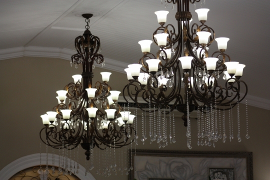 室内天花板装饰灯欧式风格吊灯蜡烛灯