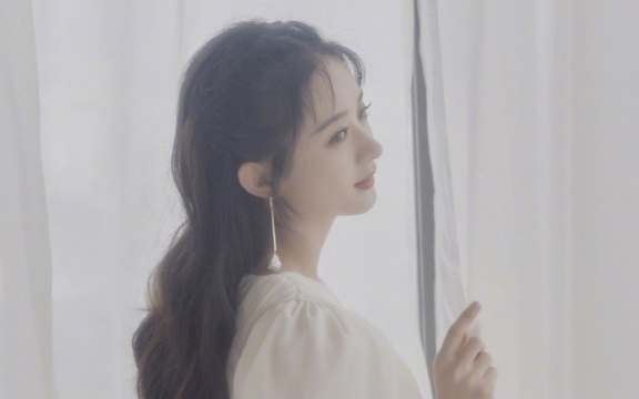 性感美女明星赵丽颖妩媚优雅写真