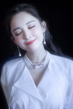 性感美女明星古力娜扎清纯写真图片