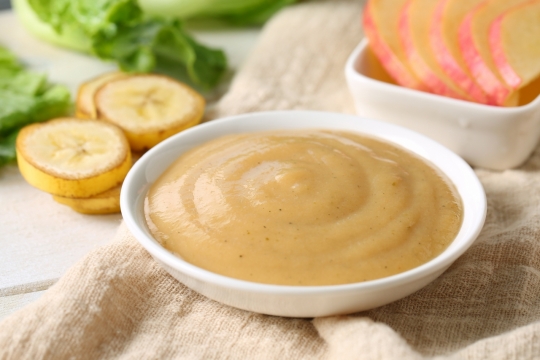 室内桌面新鲜水果美味健康褐色果酱