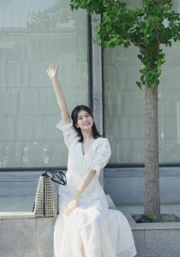 性感美女明星乔欣妩媚优雅写真