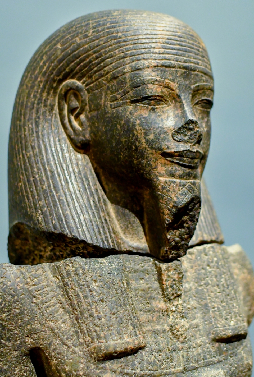 古老历史埃及法老石质雕像