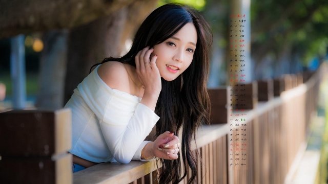 2021年6月性感美女高清日历壁纸