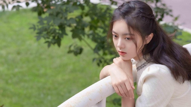 赵今麦森系清新妩媚高清桌面壁纸