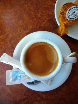 桌面上速溶咖啡饮品美食摄影