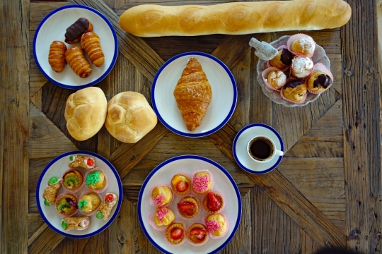 下午茶精致面包甜点餐桌美食摆拍