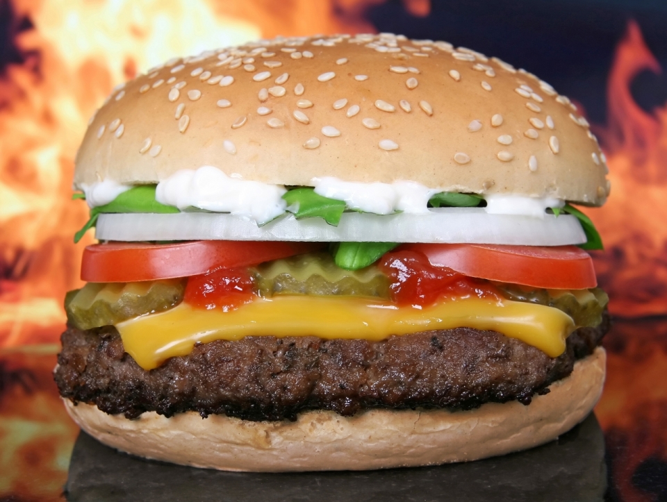 汉堡美食创意火焰特写摄影