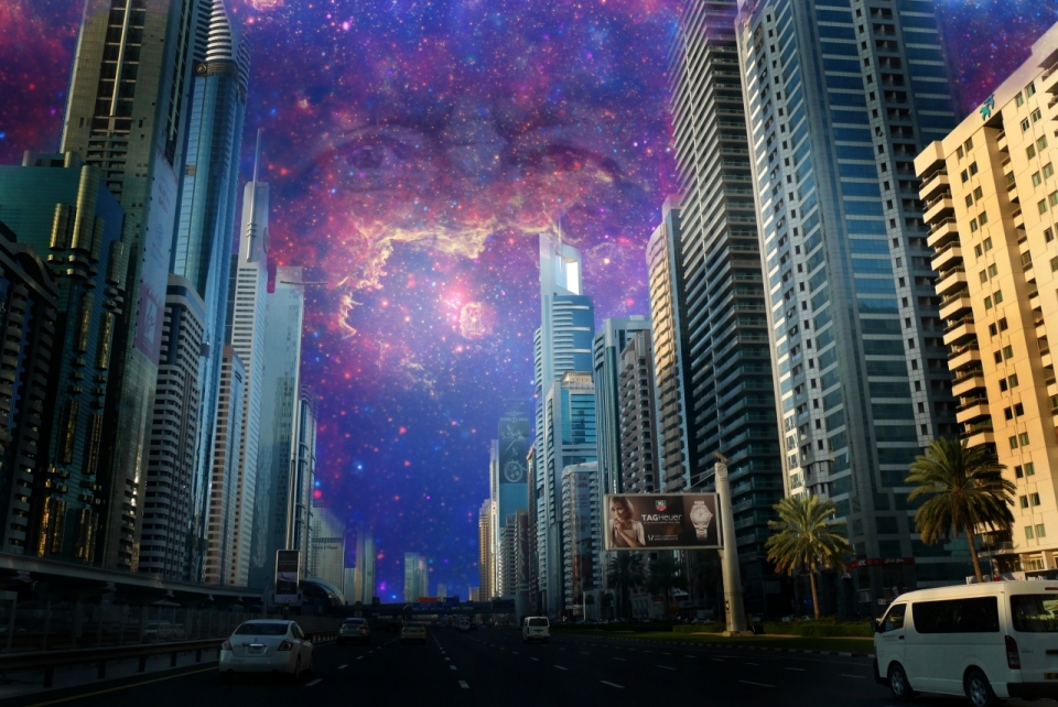 城市上空的宇宙星际炫彩星云星空