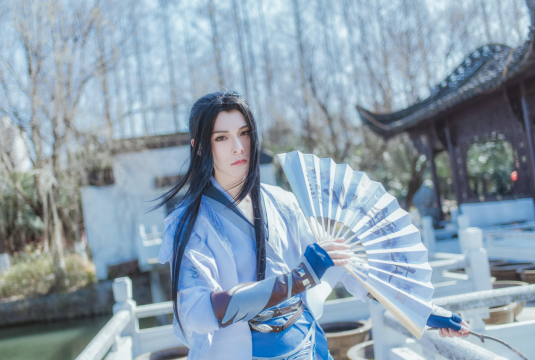 人物摄影_小桥流水古装长发美男高清特写