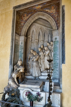 教堂黄色墙壁古老艺术精致雕塑