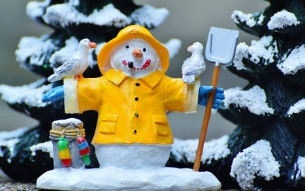 堆雪人自然风光优美风景秀丽高清桌面壁纸