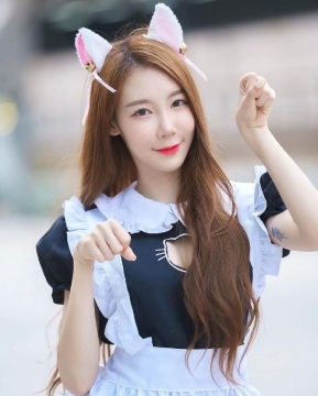 兔耳朵美女女仆装制服诱惑写真