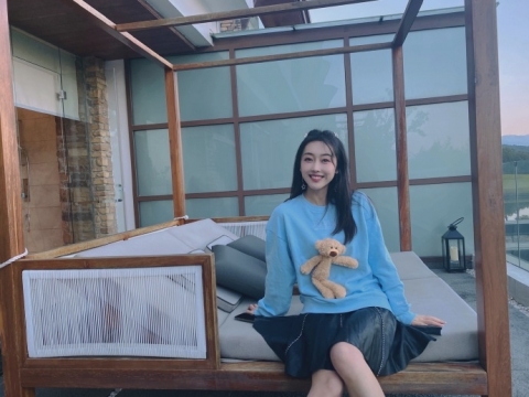 性感美女明星宣璐妩媚优雅个性写真