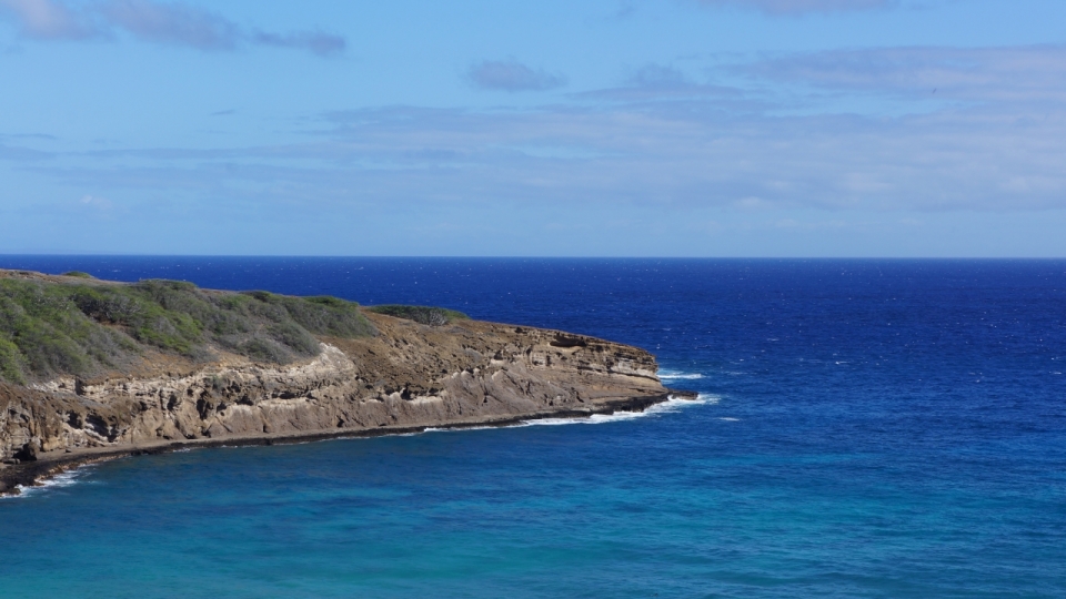 蓝色天空岛屿自然大海风光