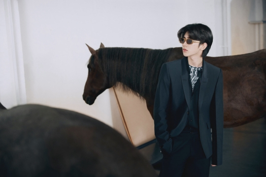 蔡徐坤时尚帅气写真图片