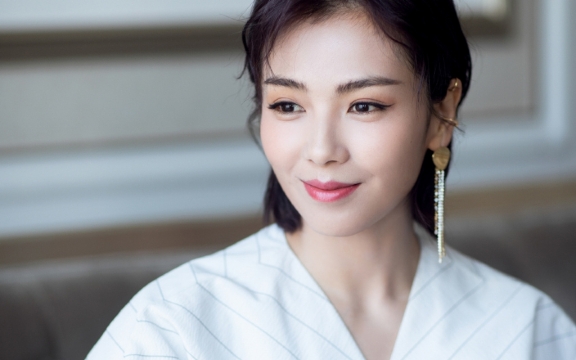 刘涛居家无水印电脑桌面高清壁纸图片