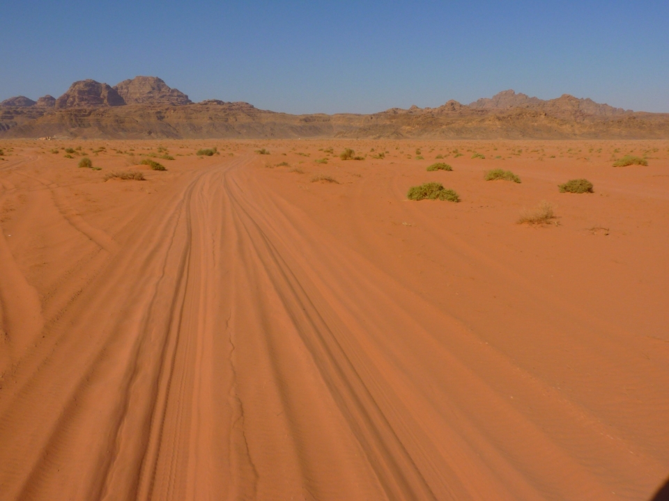 约旦瓦迪拉姆沙漠自然风光优美风景秀丽高清桌面壁纸