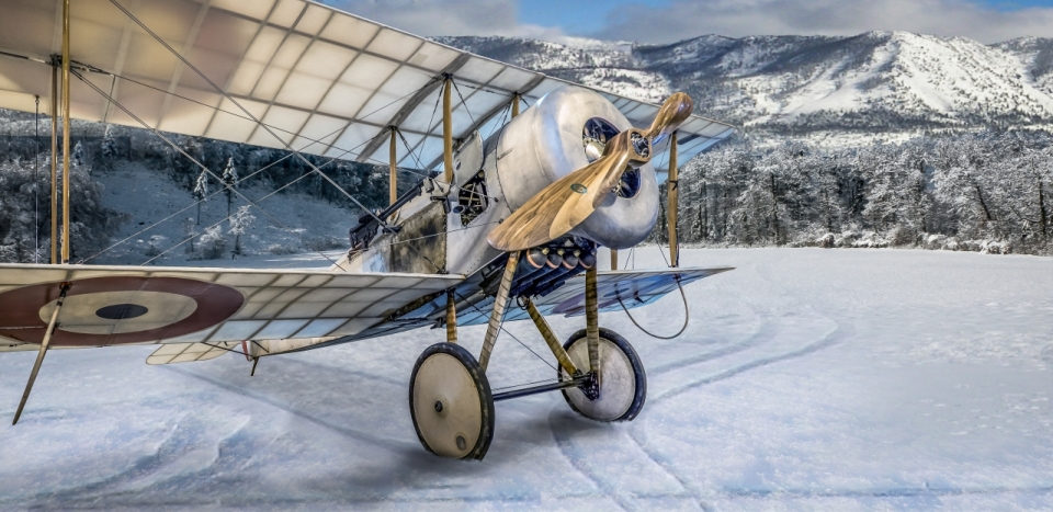 冬天雪地上银色老式复古飞机