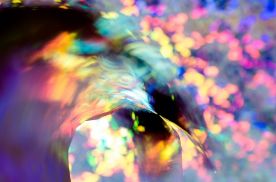 城市夜晚炫丽的霓虹灯光彩色背景虚化灯光